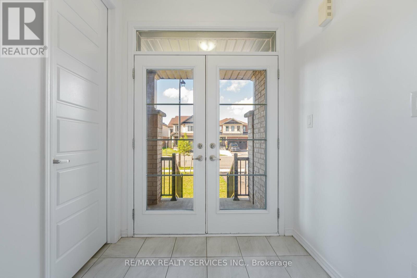 251 Bedrock Drive, Hamilton, ON - Indoor Photo Showing Other Room