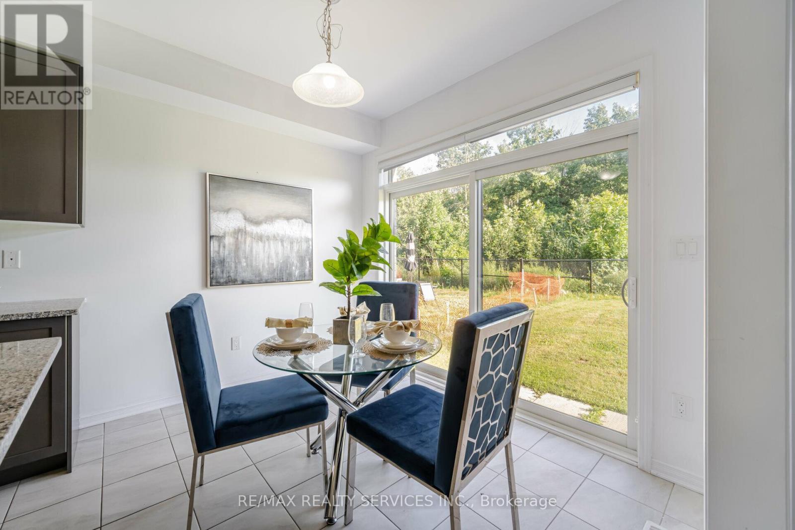 251 Bedrock Drive, Hamilton, ON - Indoor Photo Showing Dining Room