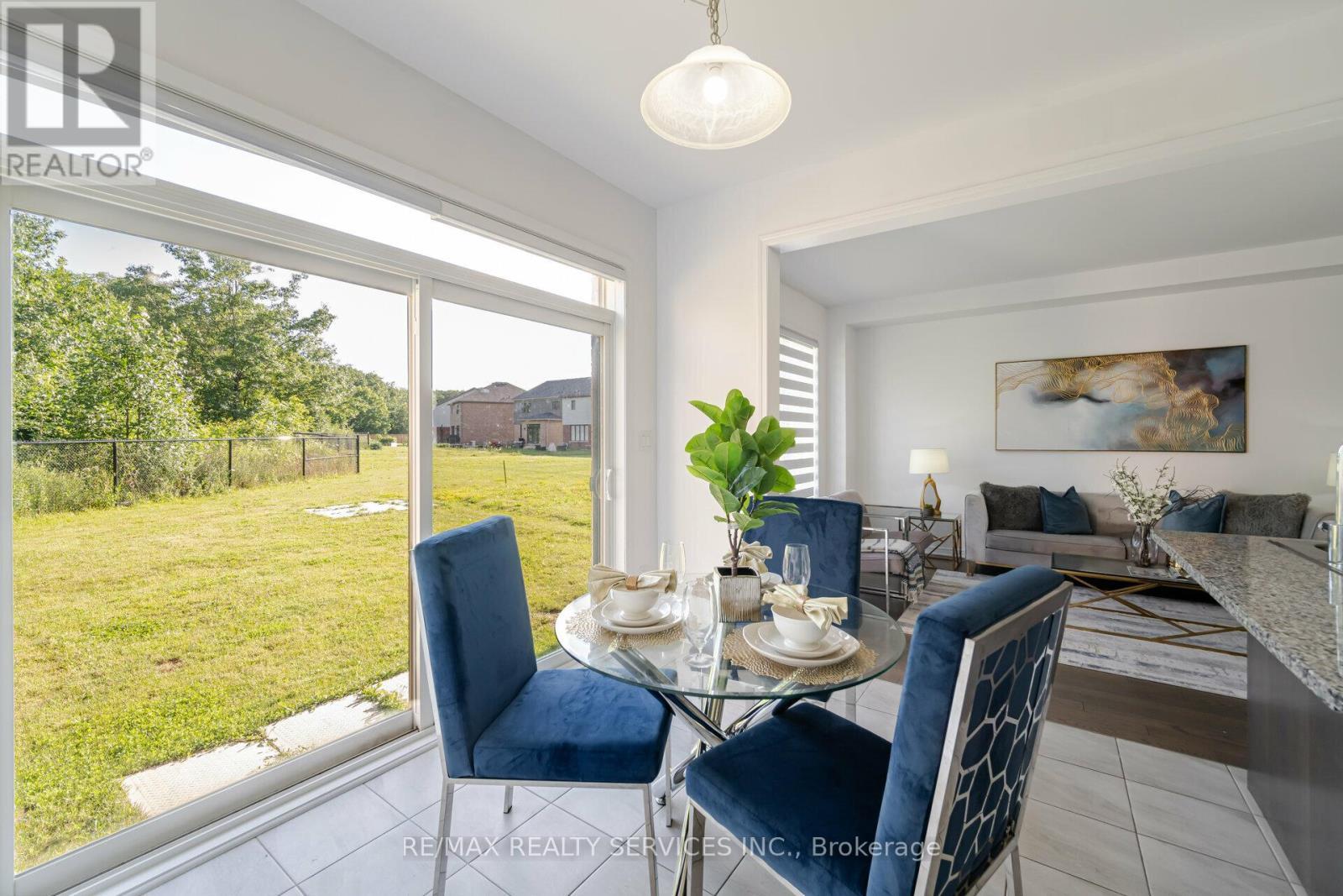 251 Bedrock Drive, Hamilton, ON - Indoor Photo Showing Dining Room