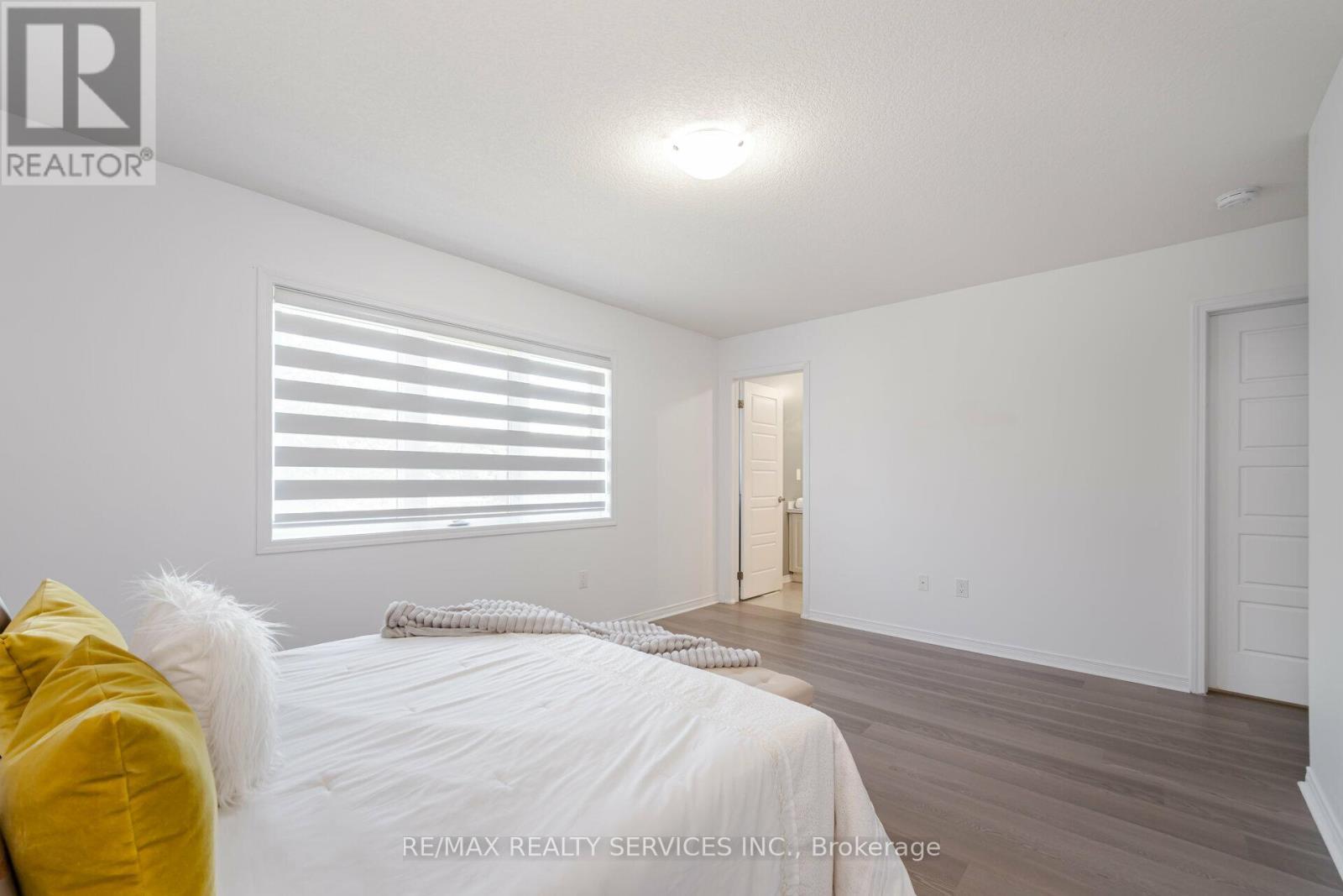 251 Bedrock Drive, Hamilton, ON - Indoor Photo Showing Bedroom