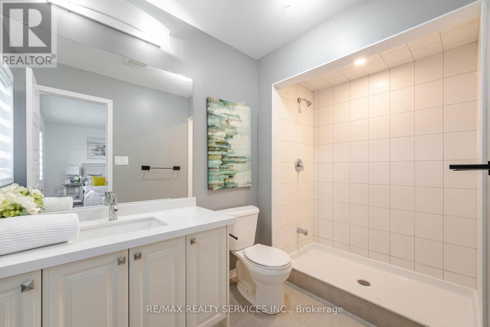 251 Bedrock Drive, Hamilton, ON - Indoor Photo Showing Bathroom
