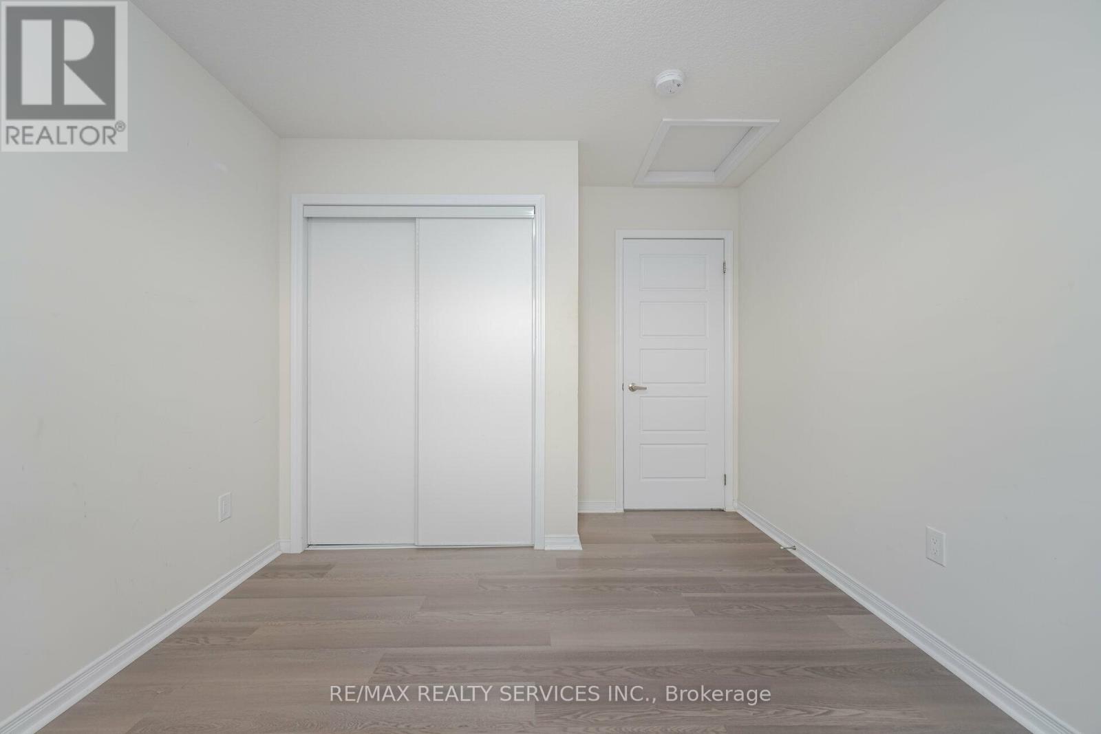 251 Bedrock Drive, Hamilton, ON - Indoor Photo Showing Other Room