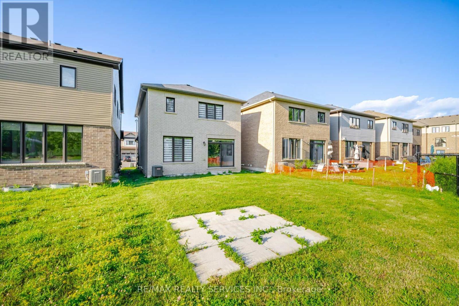 251 Bedrock Drive, Hamilton, ON - Outdoor