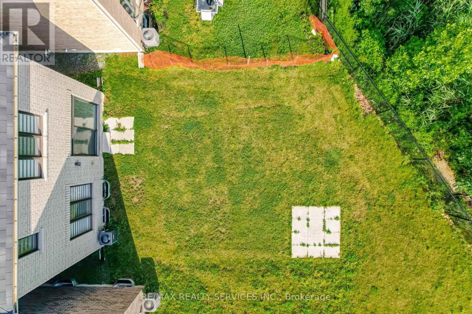 251 Bedrock Drive, Hamilton, ON - Outdoor