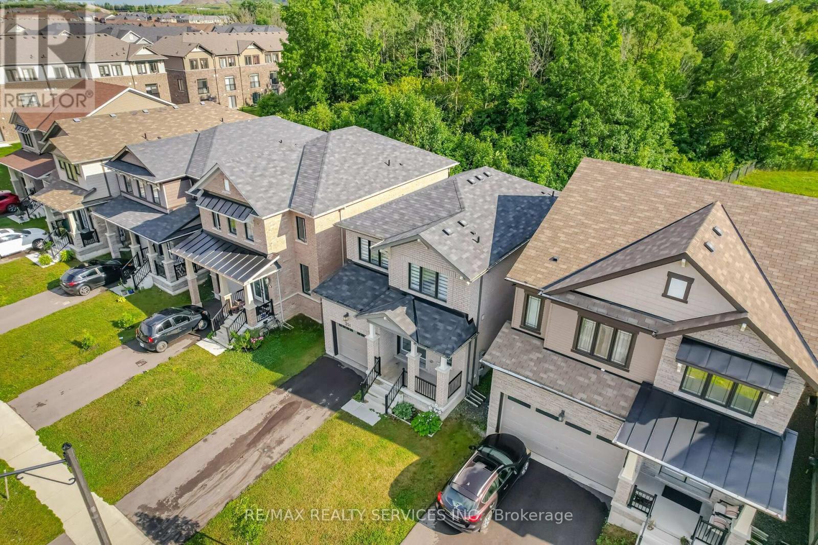 251 Bedrock Drive, Hamilton, ON - Outdoor