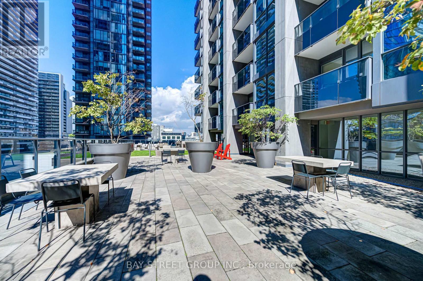 708 - 295 Adelaide Street W, Toronto, ON - Outdoor