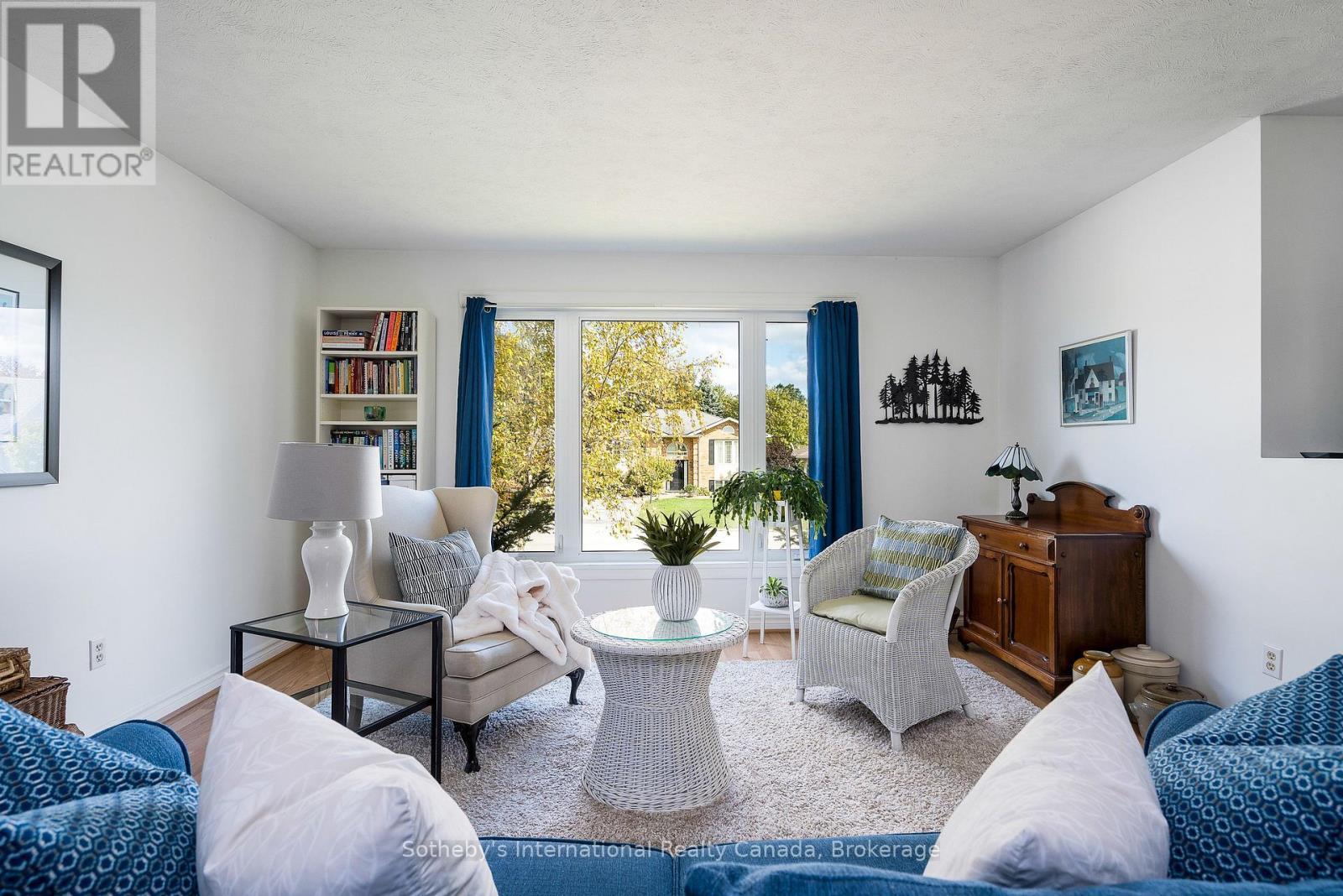 26 Country Crescent, Meaford, ON - Indoor Photo Showing Living Room
