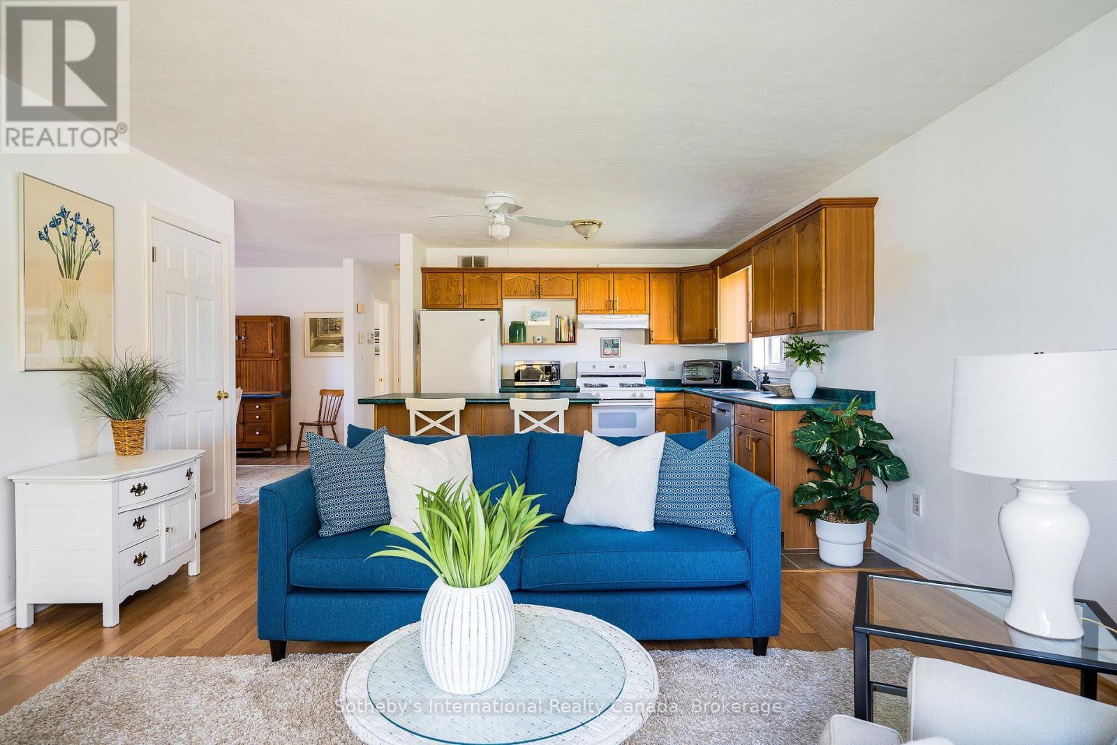 26 Country Crescent, Meaford, ON - Indoor Photo Showing Living Room