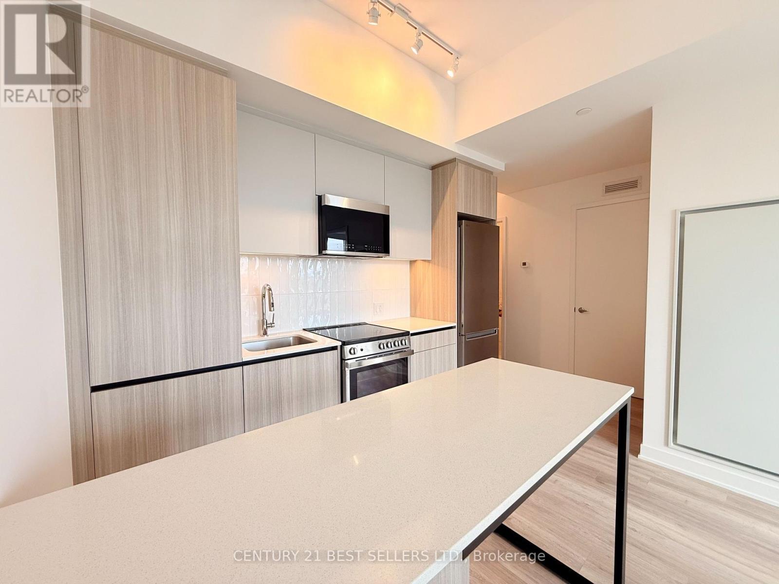 409 - 10 All Nations Drive, Brampton, ON - Indoor Photo Showing Kitchen