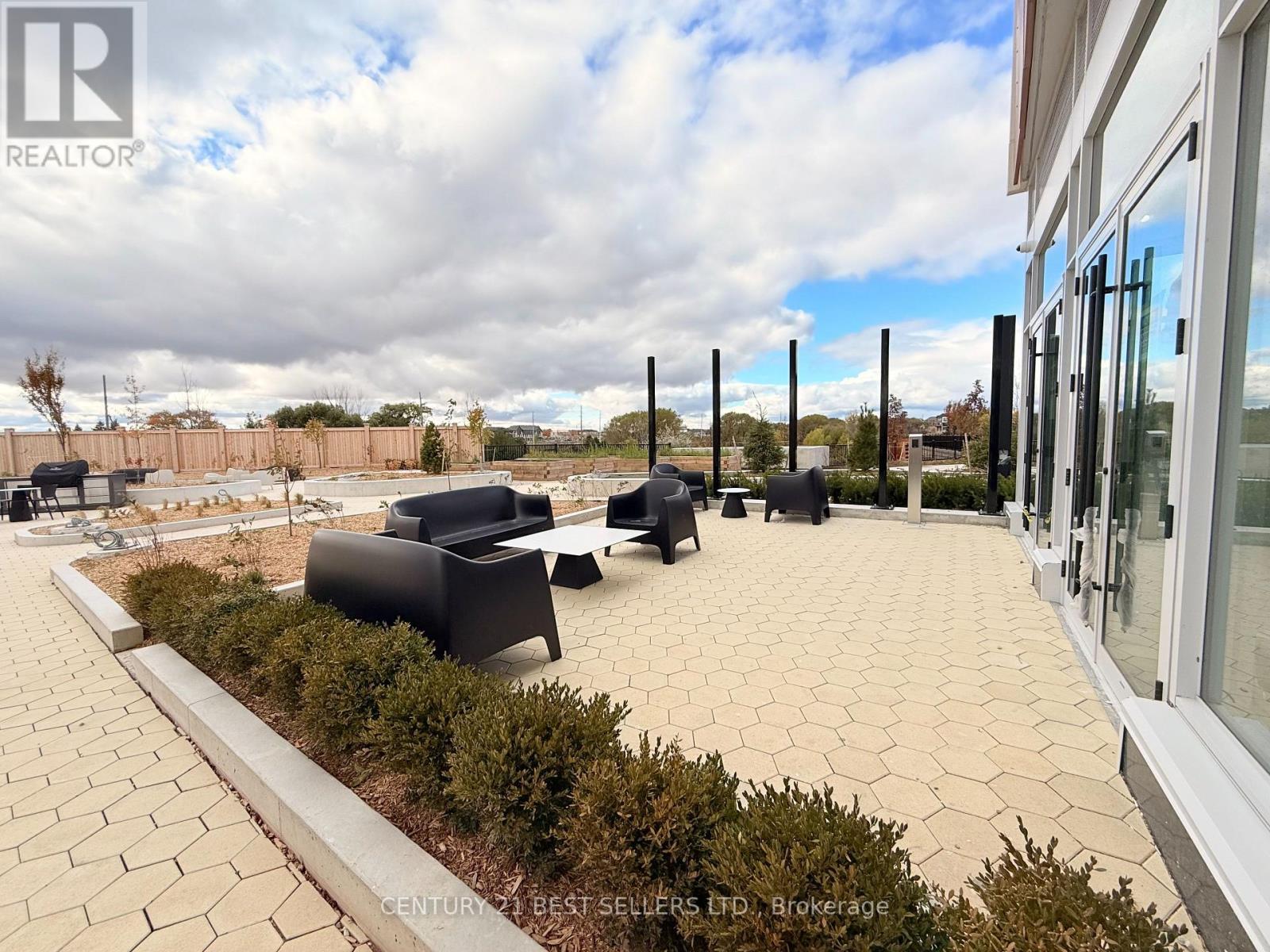 409 - 10 All Nations Drive, Brampton, ON - Outdoor