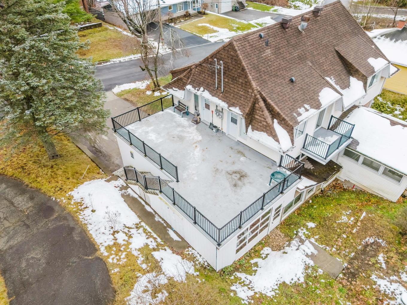 Terrasse - 1647 - 1651 Rue Émery-Lussier, Sherbrooke (Fleurimont), QC - Outdoor