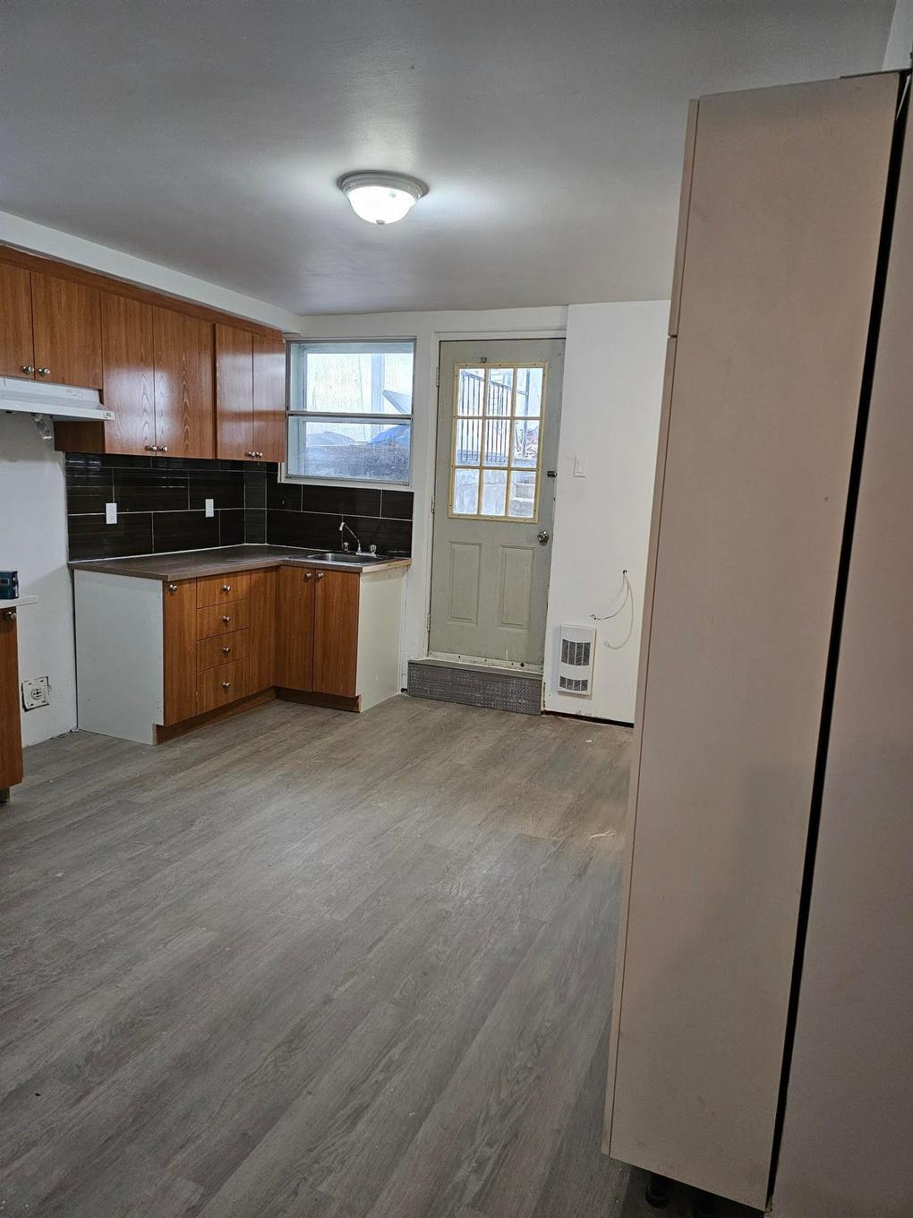 Kitchen - 2-10842 Av. Armand-Lavergne, Montréal (Montréal-Nord), QC - Indoor Photo Showing Kitchen
