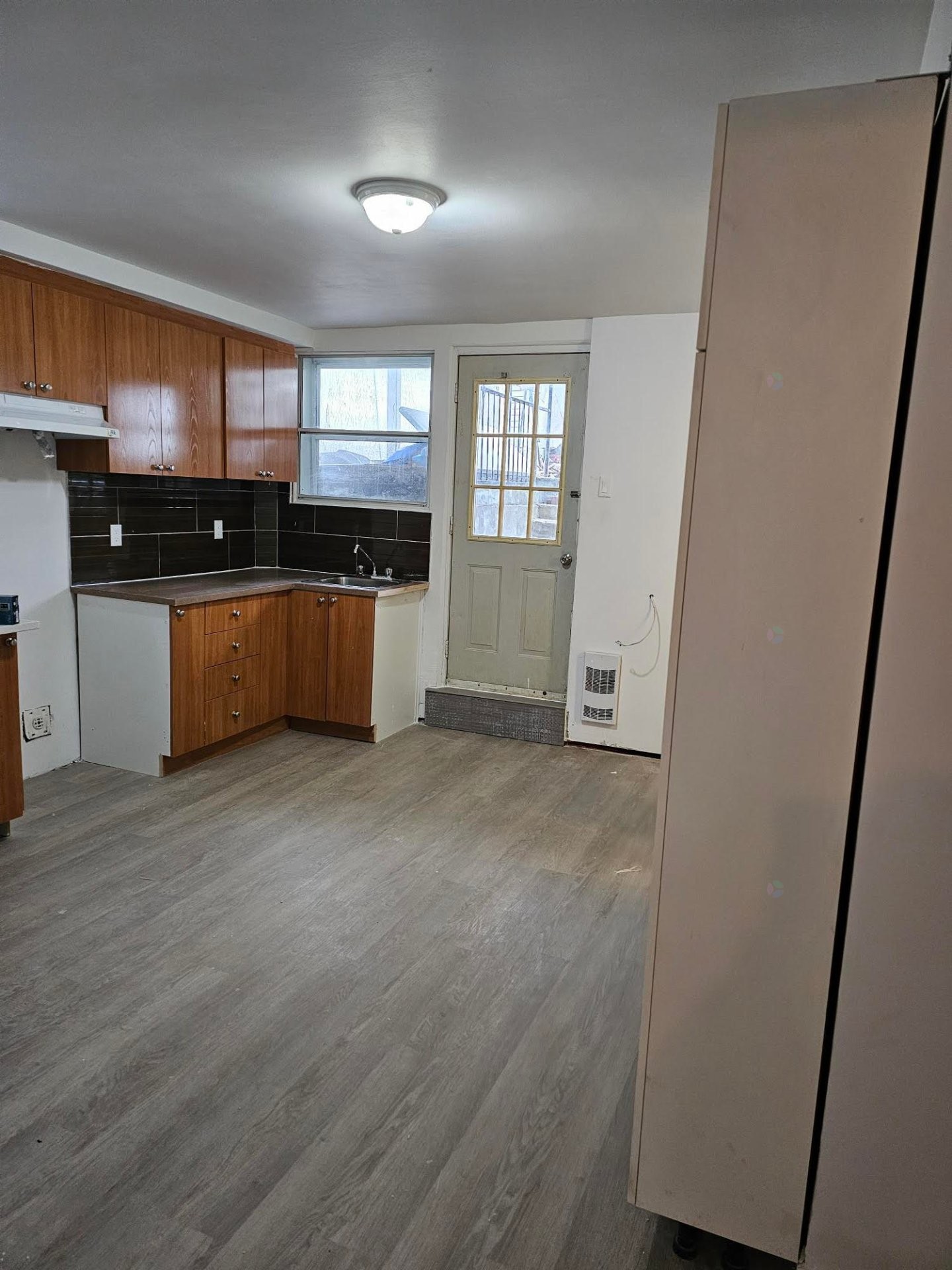 Cuisine - 2-10842 Av. Armand-Lavergne, Montréal (Montréal-Nord), QC - Indoor Photo Showing Kitchen