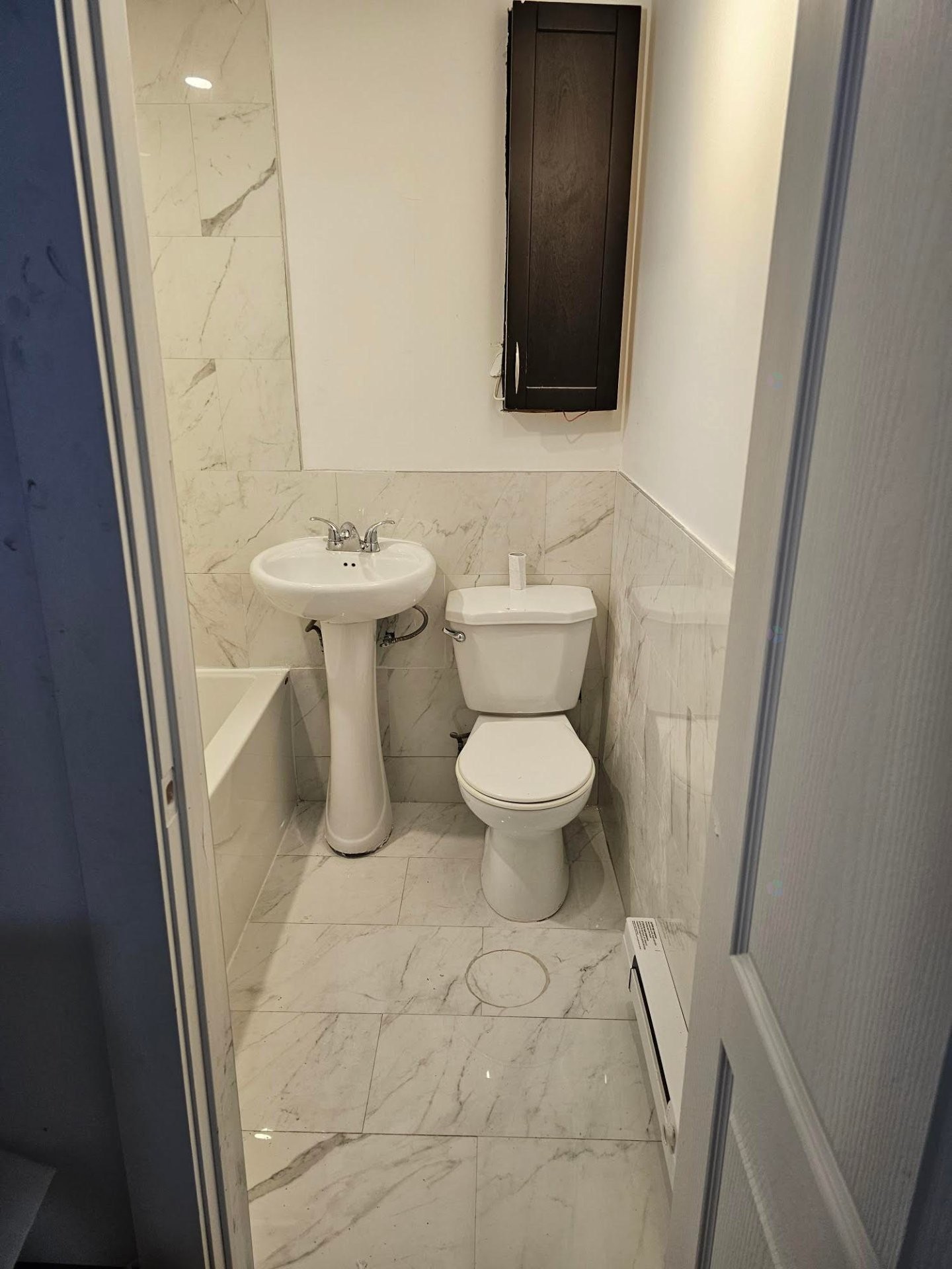 Salle de bains - 2-10842 Av. Armand-Lavergne, Montréal (Montréal-Nord), QC - Indoor Photo Showing Bathroom