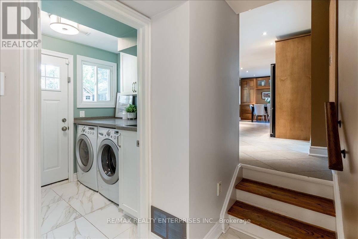 1424 Indian Road, Mississauga, ON - Indoor Photo Showing Laundry Room