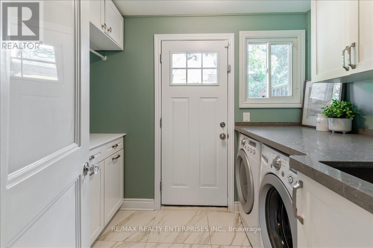 1424 Indian Road, Mississauga, ON - Indoor Photo Showing Laundry Room