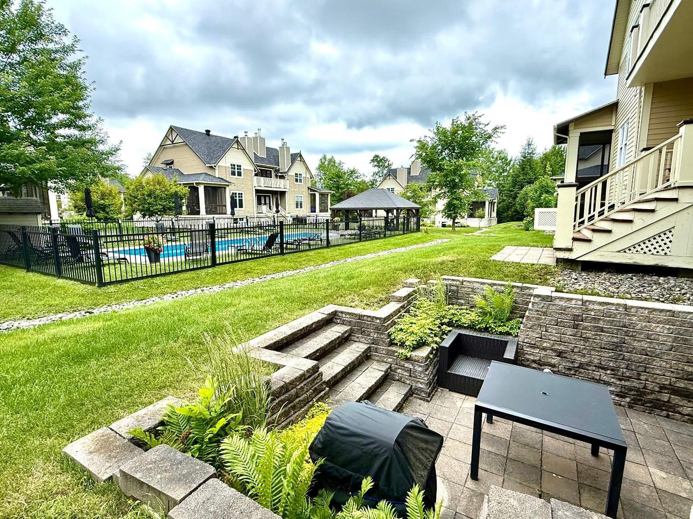 Balcon - 102-117 Rue De Laviolette, Bromont, QC - Outdoor