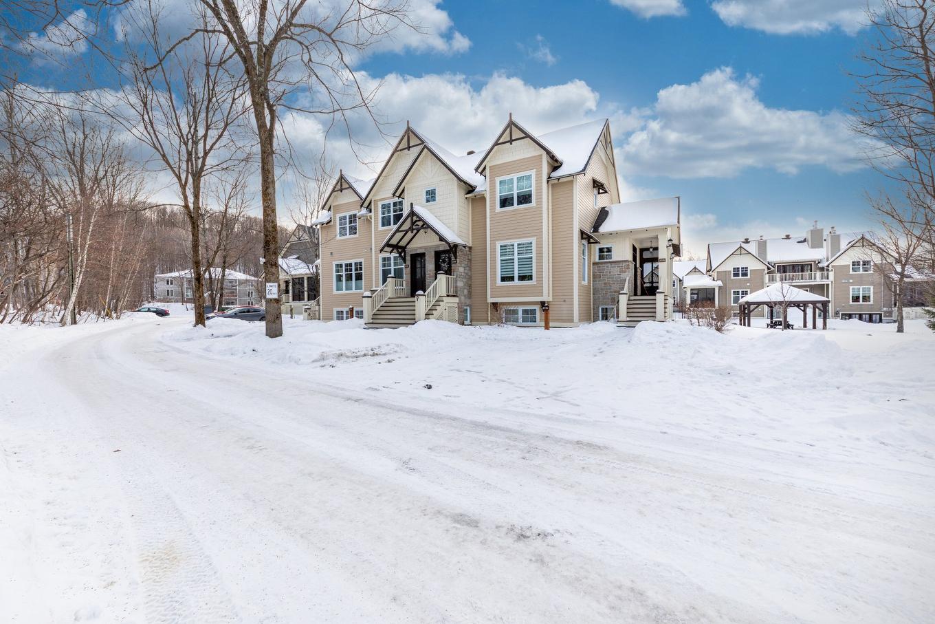 Façade - 102-117 Rue De Laviolette, Bromont, QC - Outdoor With Facade