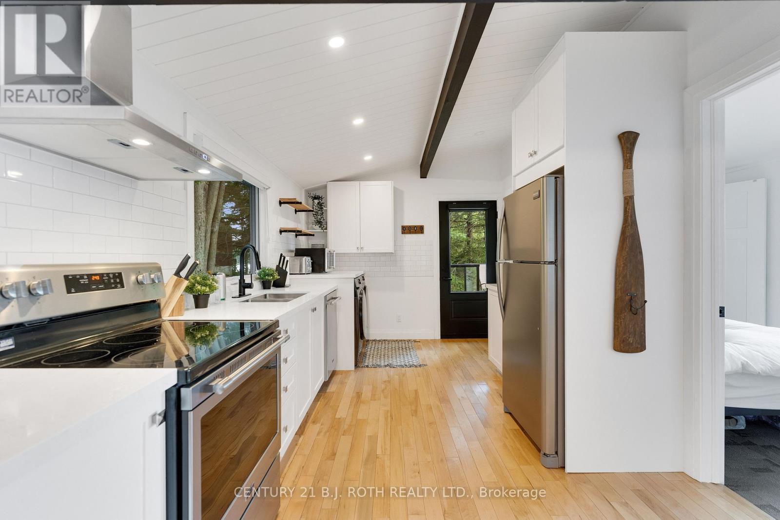 334 Stewart Lake Road, Georgian Bay, ON - Indoor Photo Showing Kitchen