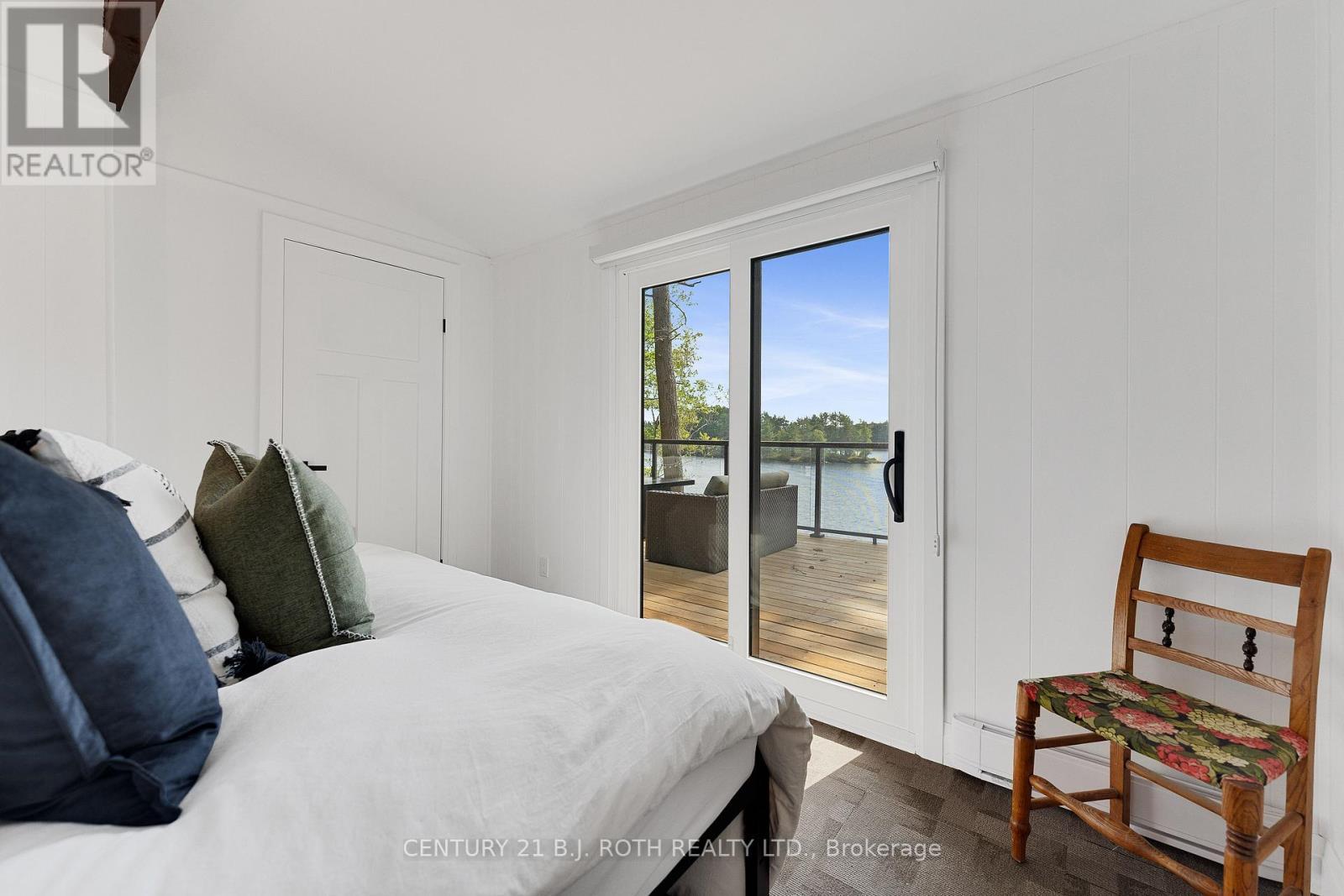 334 Stewart Lake Road, Georgian Bay, ON - Indoor Photo Showing Bedroom