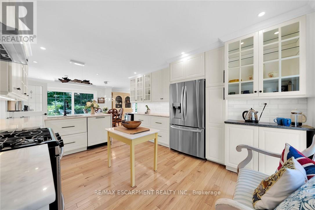 14 Simcoe Boulevard, Norfolk, ON - Indoor Photo Showing Kitchen