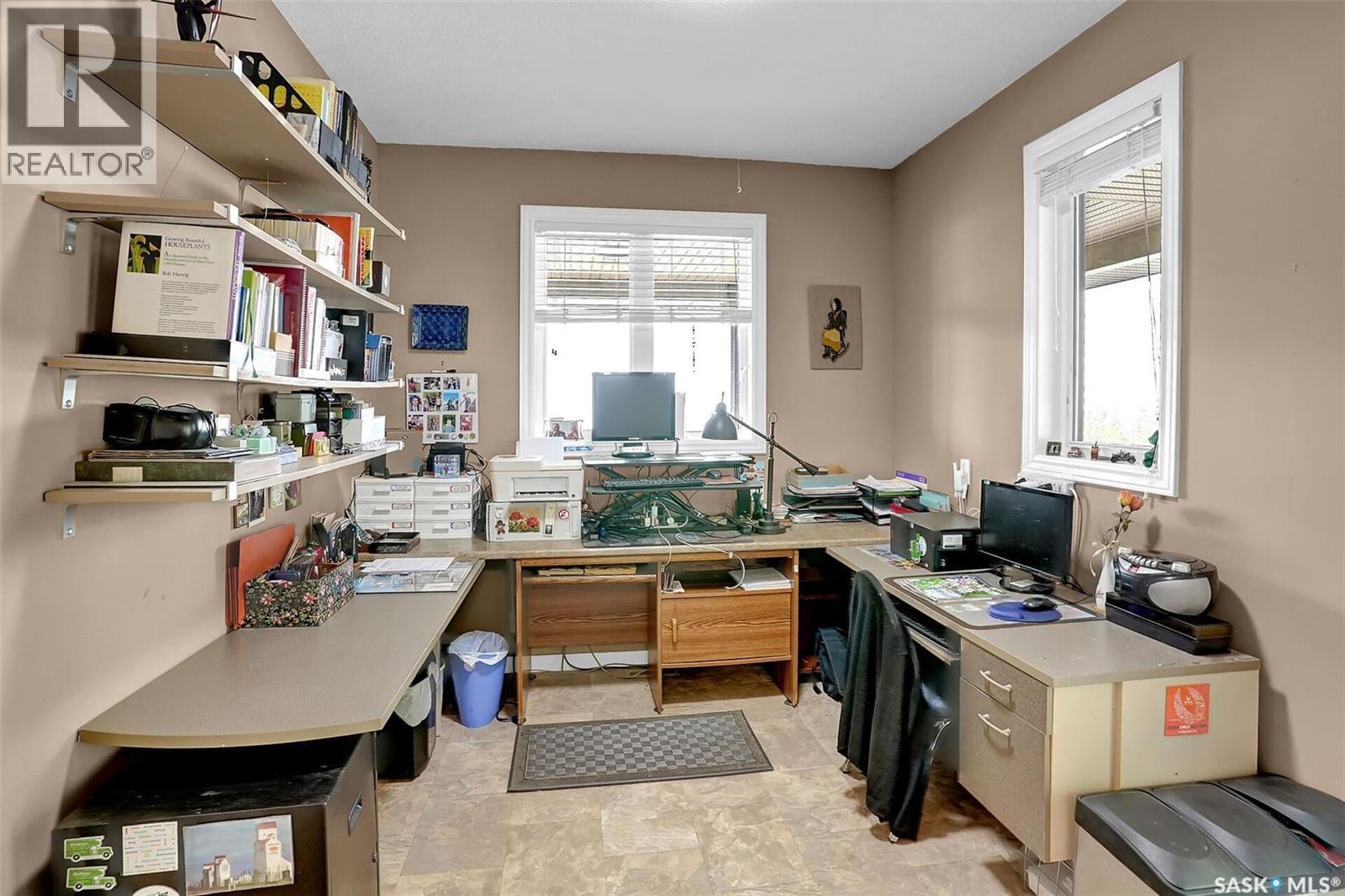 81 Kinsley Place, North Qu'Appelle Rm No. 187, SK - Indoor Photo Showing Office