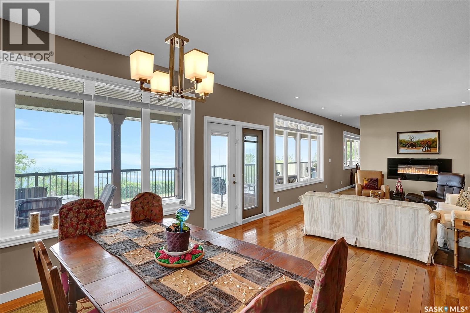 81 Kinsley Place, North Qu'Appelle Rm No. 187, SK - Indoor With Fireplace