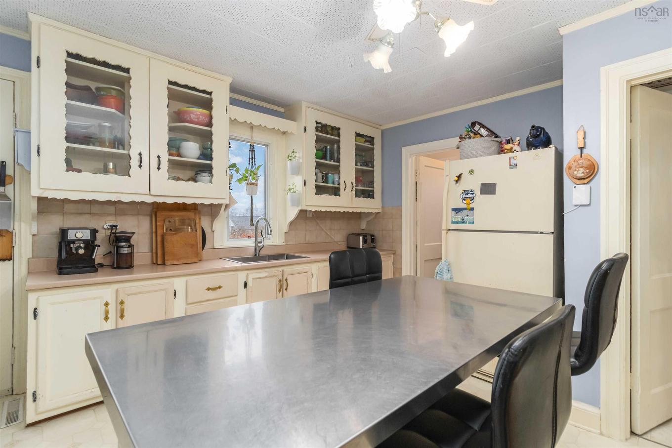 12 Adelaide Avenue, Halifax, NS