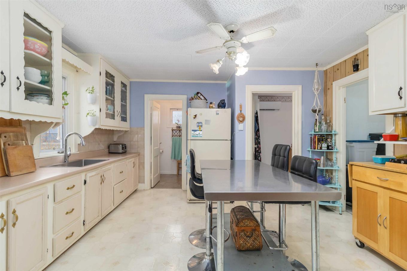 12 Adelaide Avenue, Halifax, NS