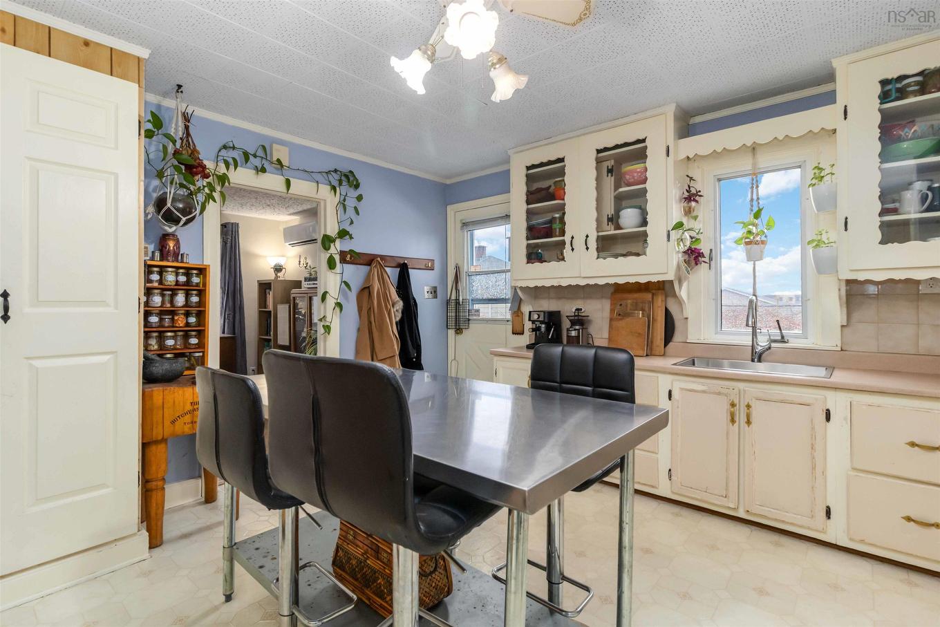 12 Adelaide Avenue, Halifax, NS