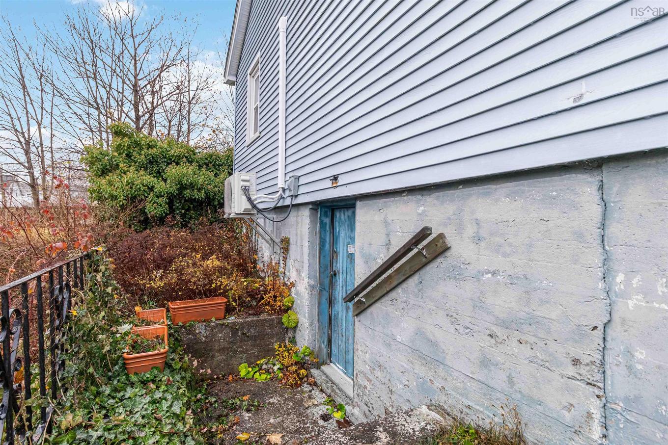 12 Adelaide Avenue, Halifax, NS