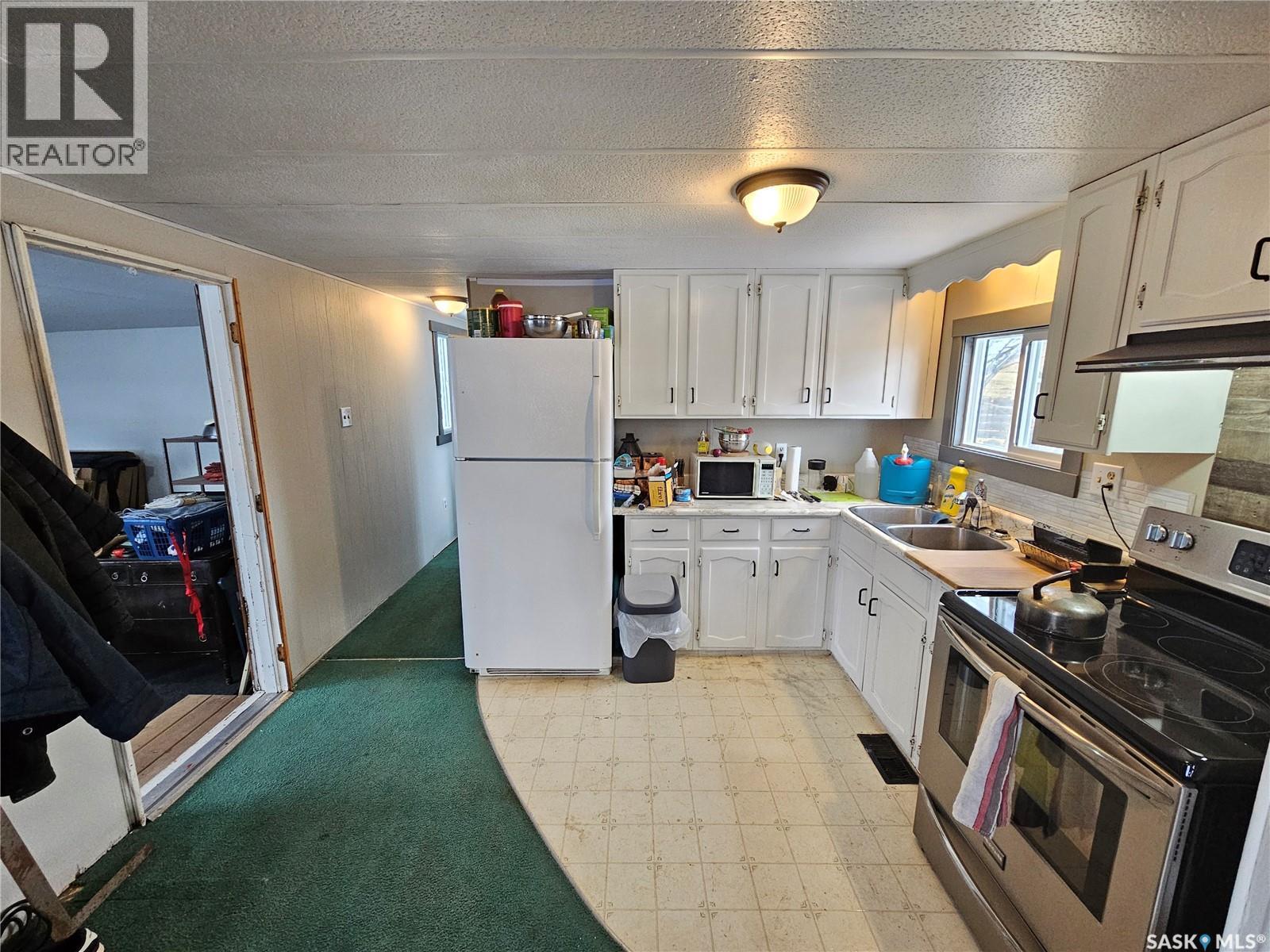 702 Railway Avenue, Arcola, SK