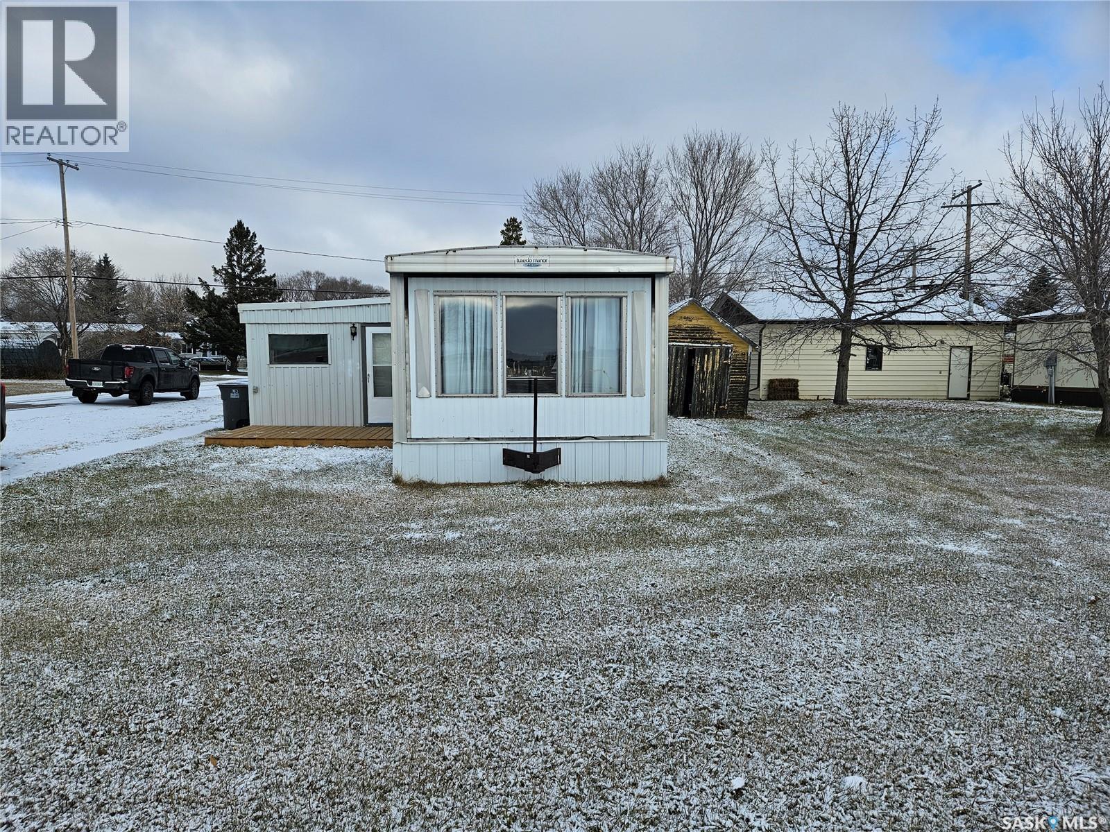 702 Railway Avenue, Arcola, SK