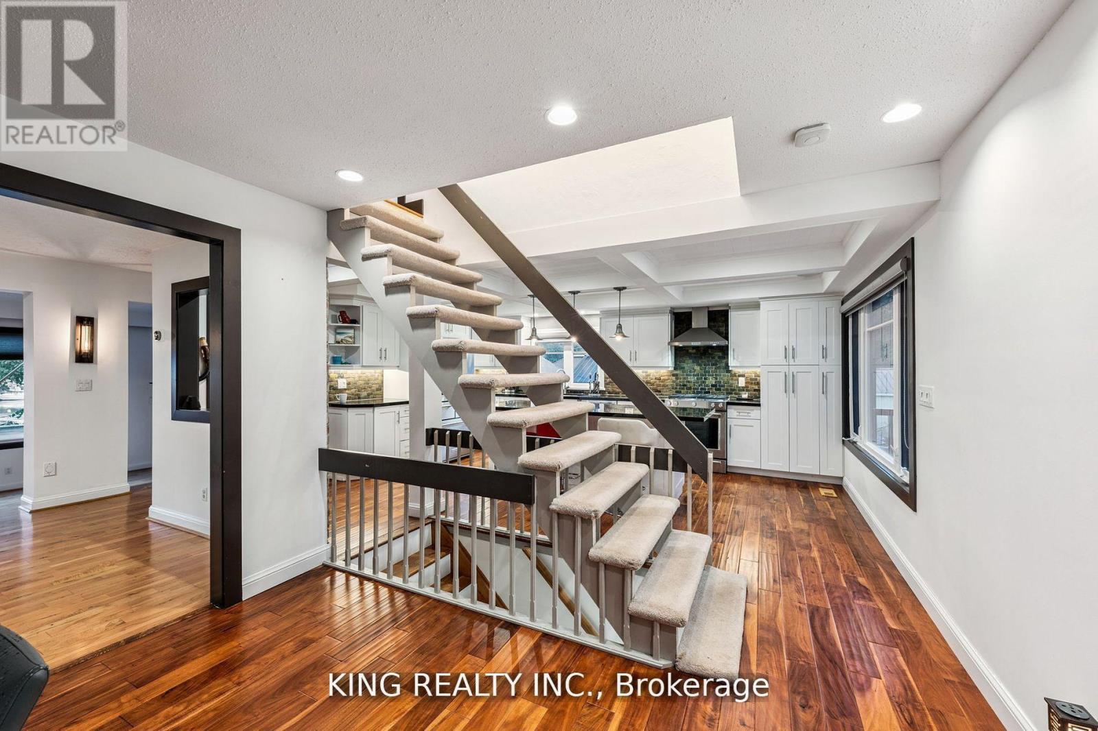 602 Champlain Road, Tiny, ON - Indoor Photo Showing Other Room