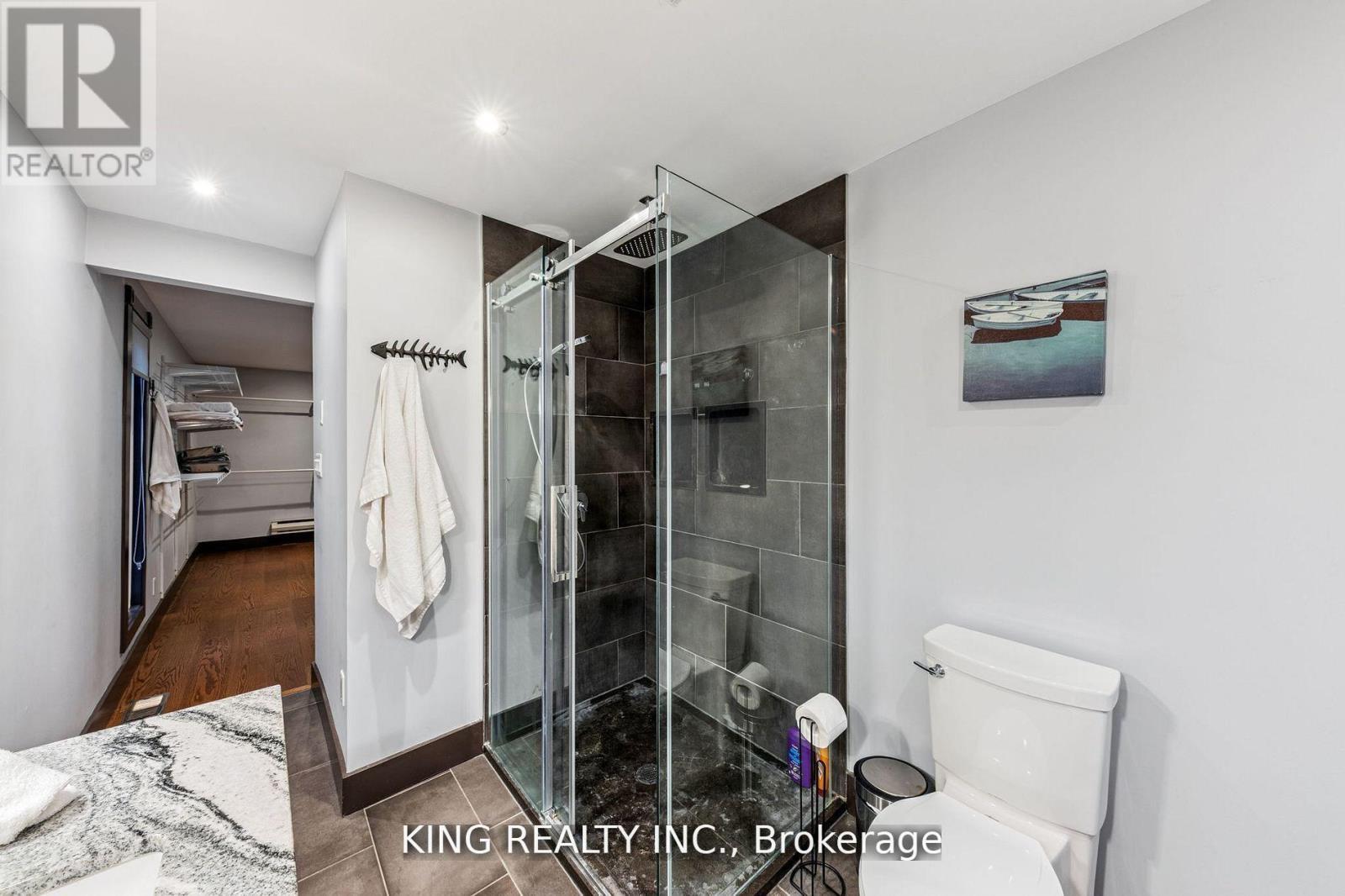 602 Champlain Road, Tiny, ON - Indoor Photo Showing Bathroom