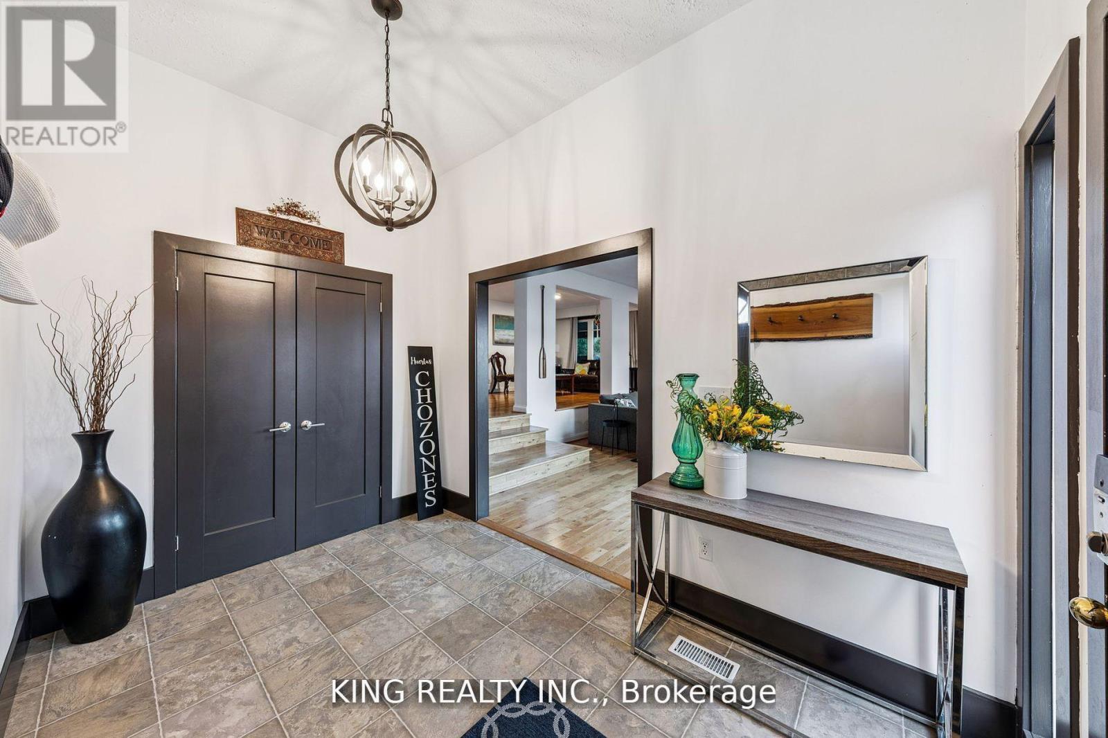 602 Champlain Road, Tiny, ON - Indoor Photo Showing Other Room