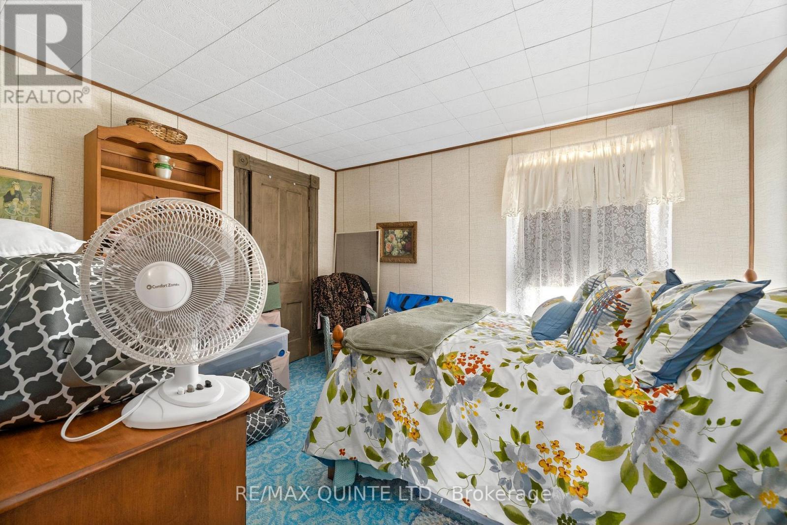 595 Elmbrook Road, Prince Edward County (Sophiasburg Ward), ON - Indoor Photo Showing Bedroom