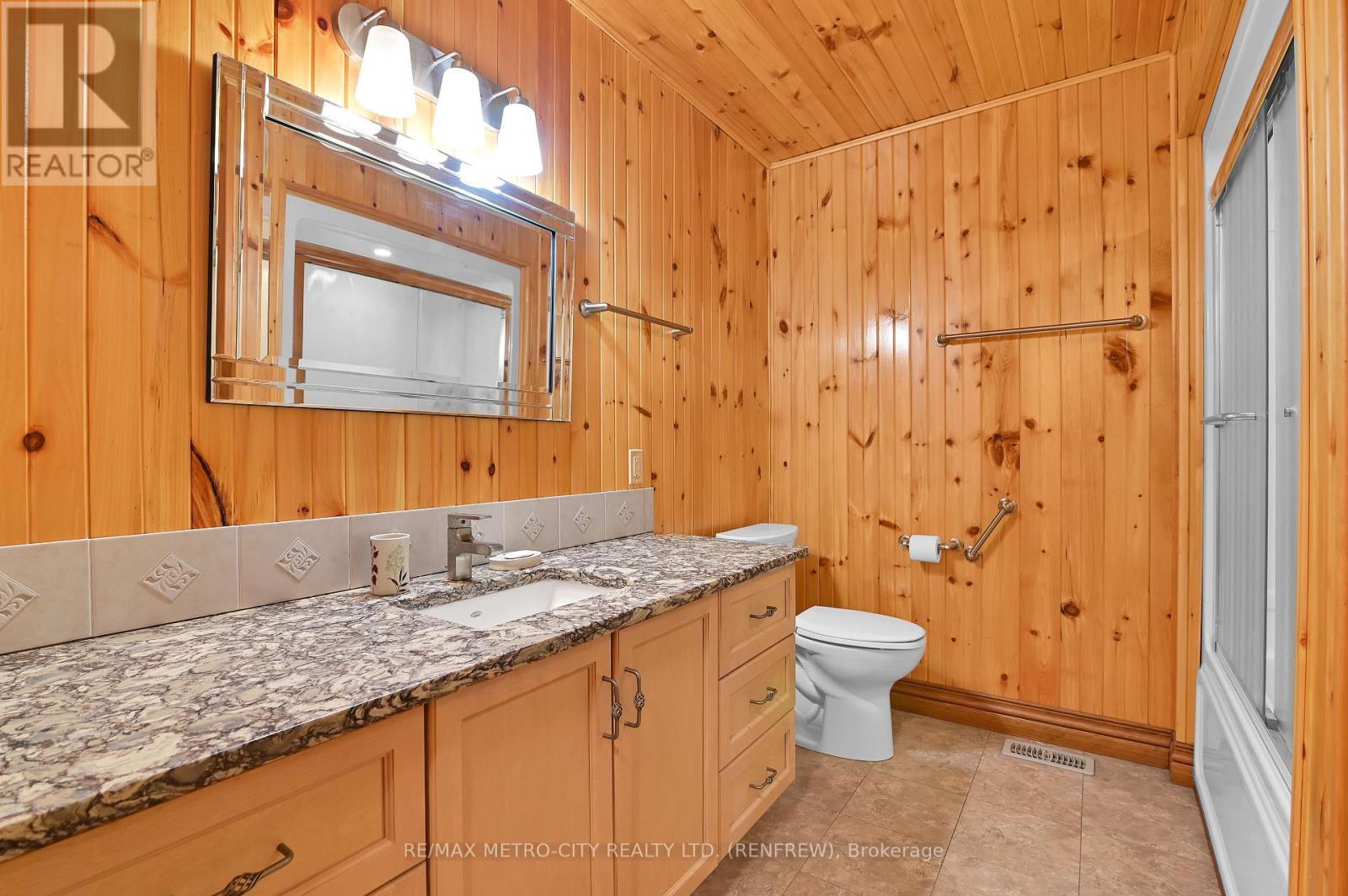 3280 Burnstown Road, Horton, ON - Indoor Photo Showing Bathroom