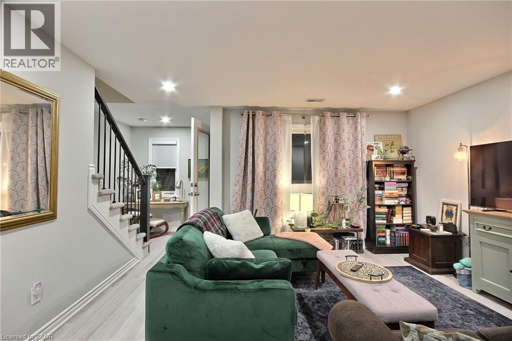 287 Chapel Hill Drive, Kitchener, ON - Indoor