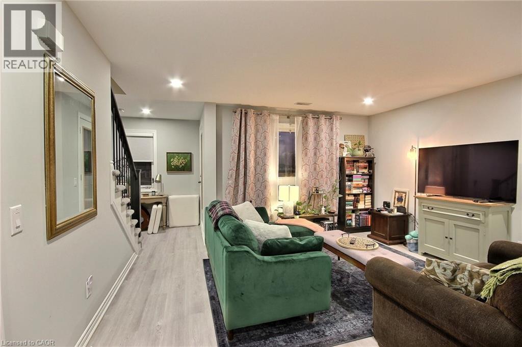 287 Chapel Hill Drive, Kitchener, ON - Indoor