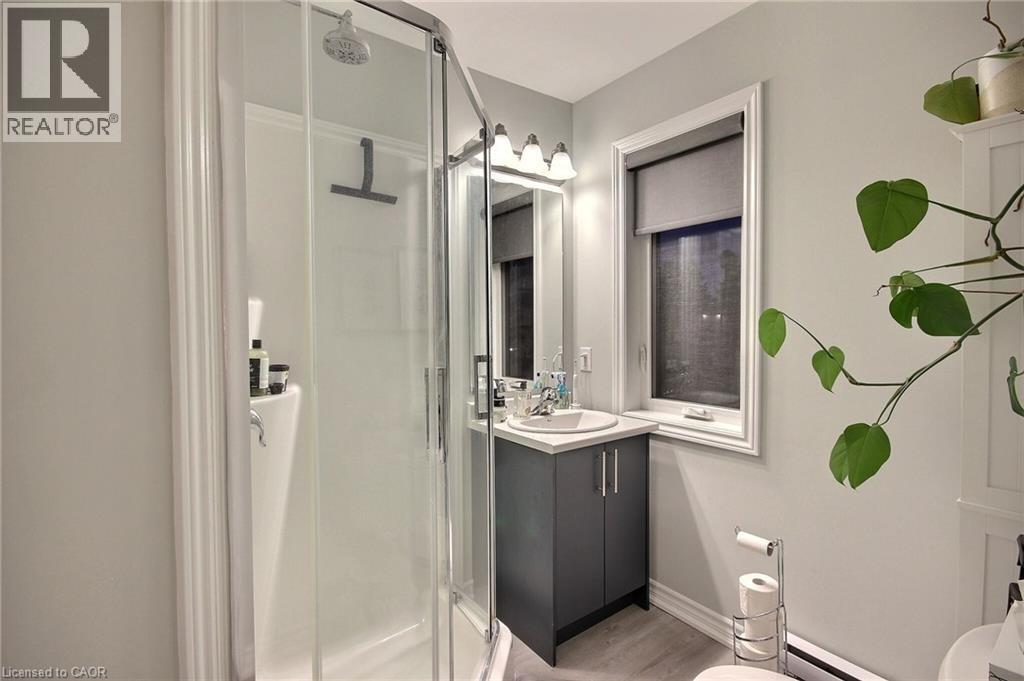 287 Chapel Hill Drive, Kitchener, ON - Indoor Photo Showing Bathroom