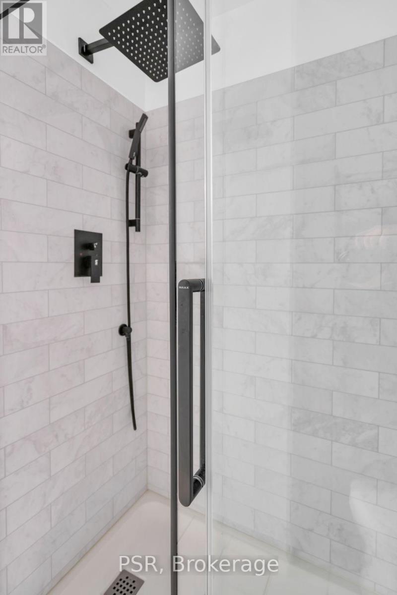 27 Kelenna Drive, Georgina (Sutton & Jackson'S Point), ON - Photo Showing Bathroom