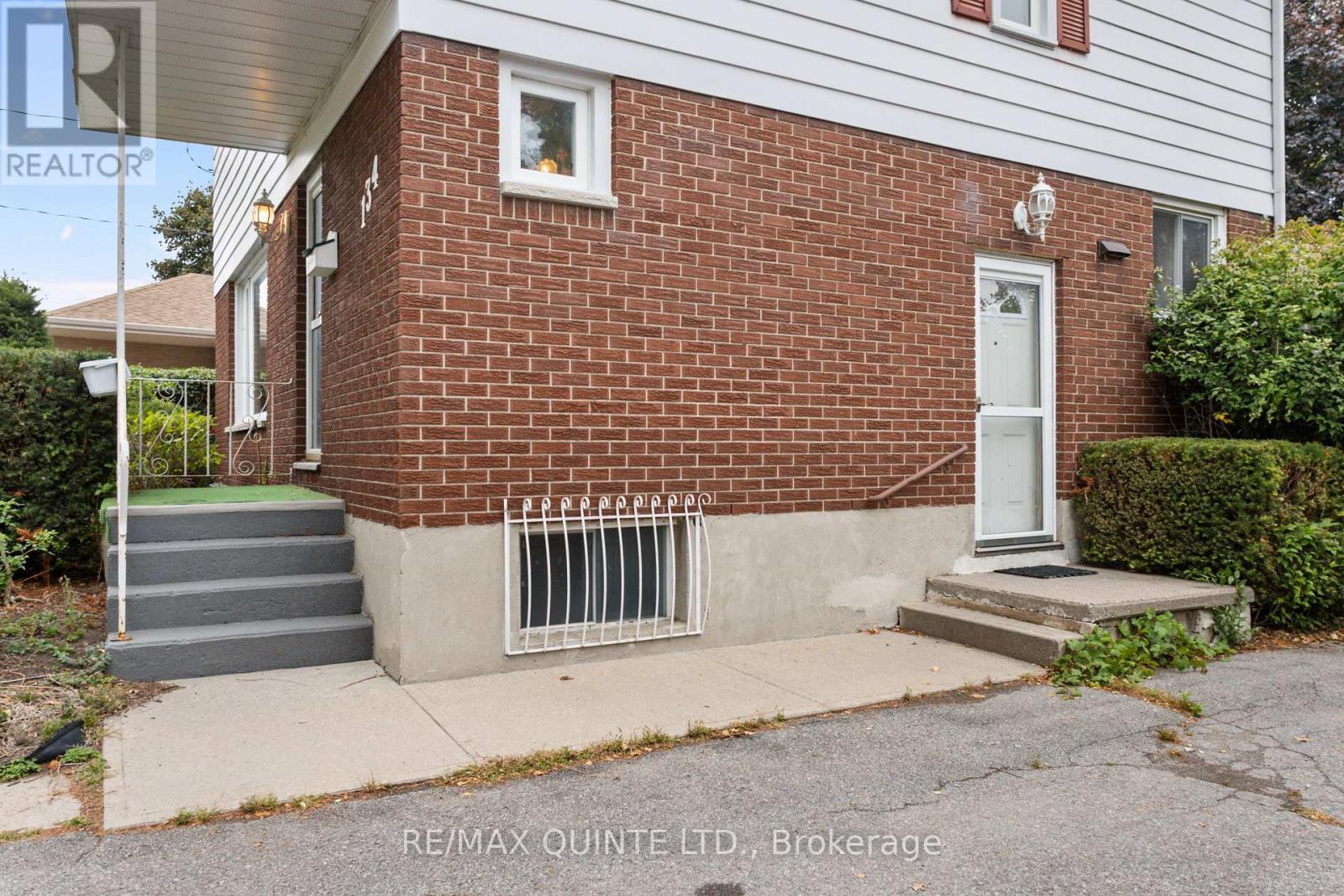 134 Hastings Drive, Belleville (Belleville Ward), ON - Outdoor With Exterior