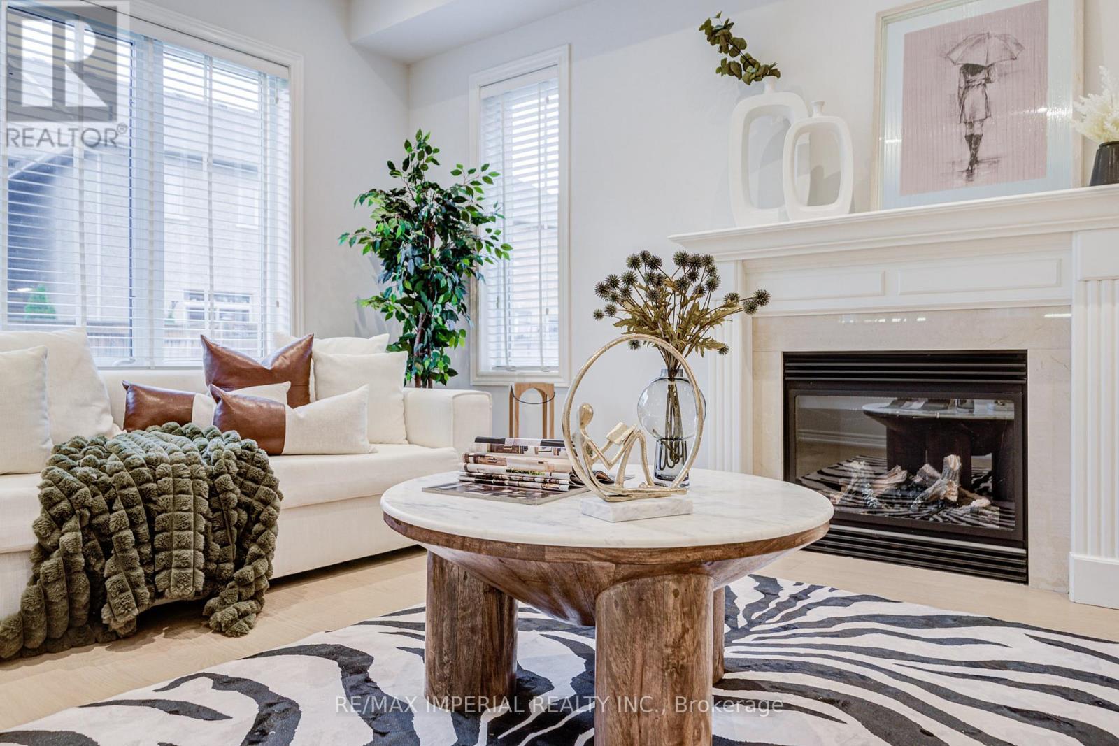 1199 Mctavish Dr. Drive, Newmarket, ON - Indoor Photo Showing Living Room With Fireplace