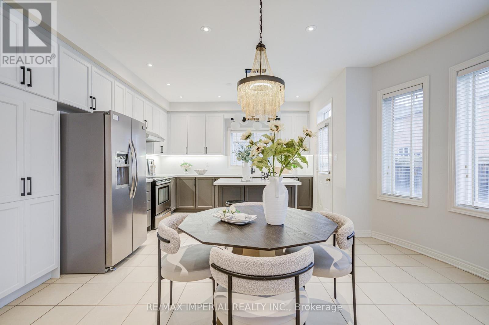 1199 Mctavish Dr. Drive, Newmarket, ON - Indoor