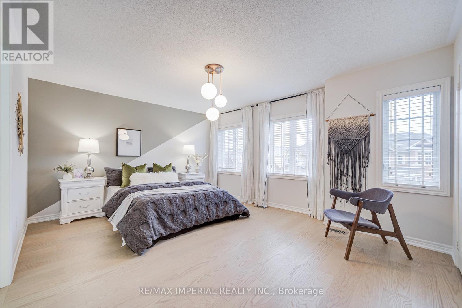 1199 Mctavish Dr. Drive, Newmarket, ON - Indoor Photo Showing Bedroom