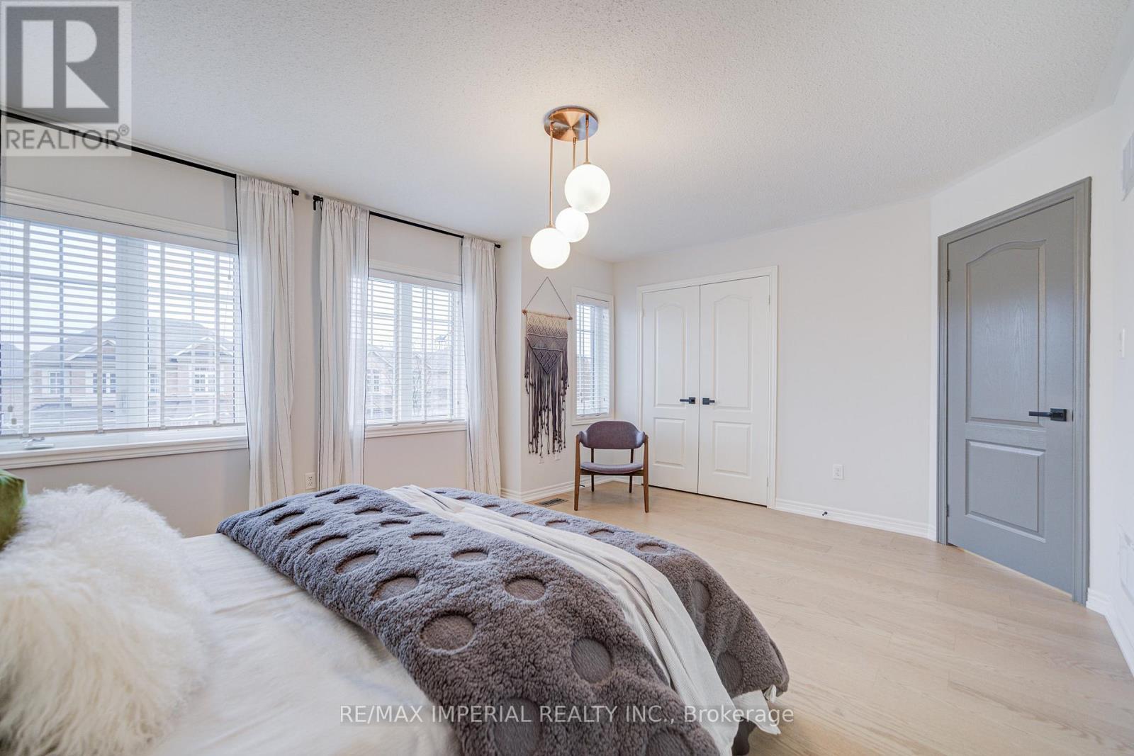 1199 Mctavish Dr. Drive, Newmarket, ON - Indoor Photo Showing Bedroom