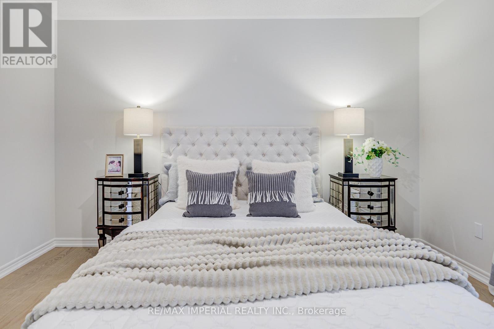 1199 Mctavish Dr. Drive, Newmarket, ON - Indoor Photo Showing Bedroom