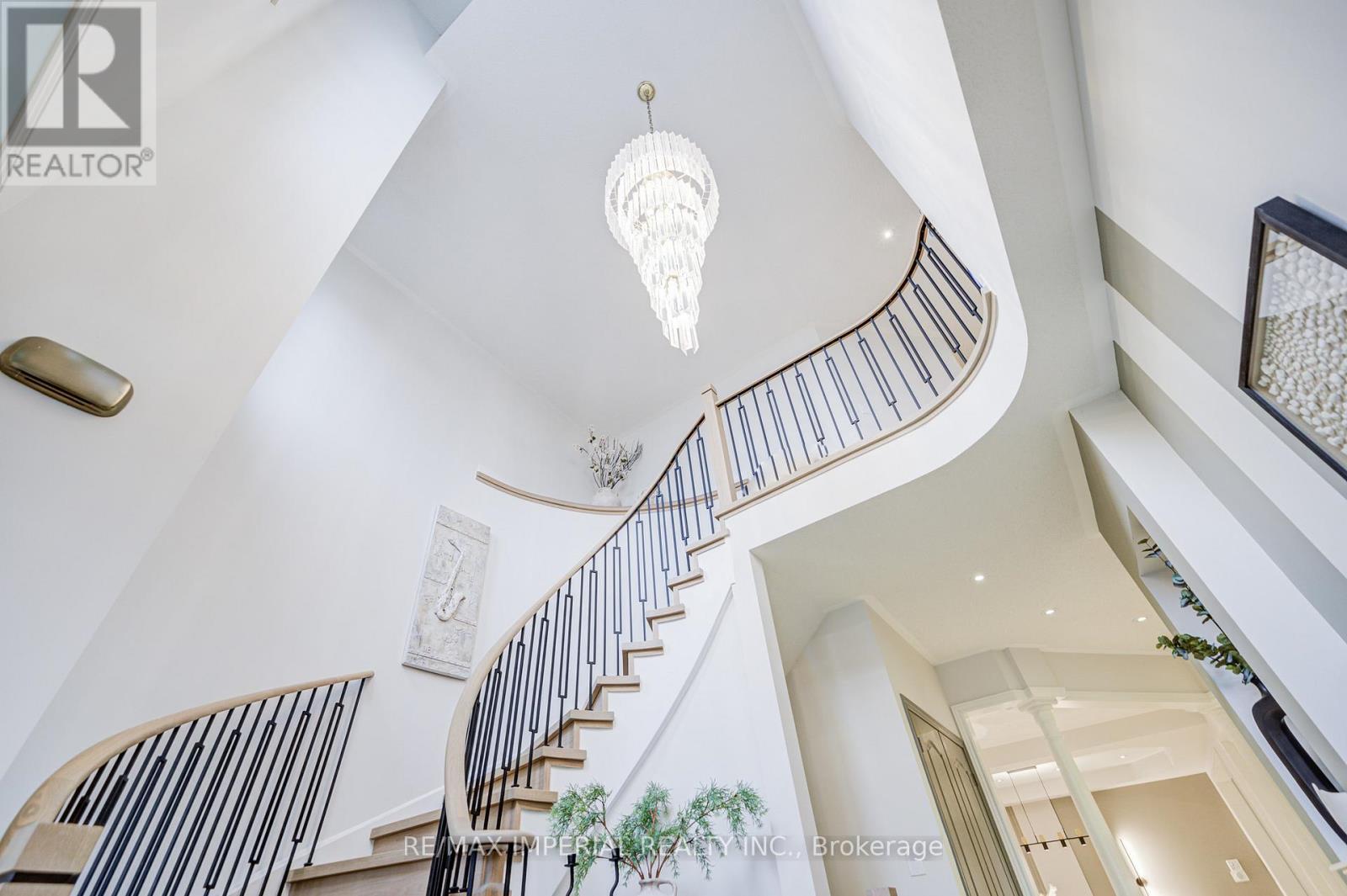 1199 Mctavish Dr. Drive, Newmarket, ON - Indoor Photo Showing Other Room