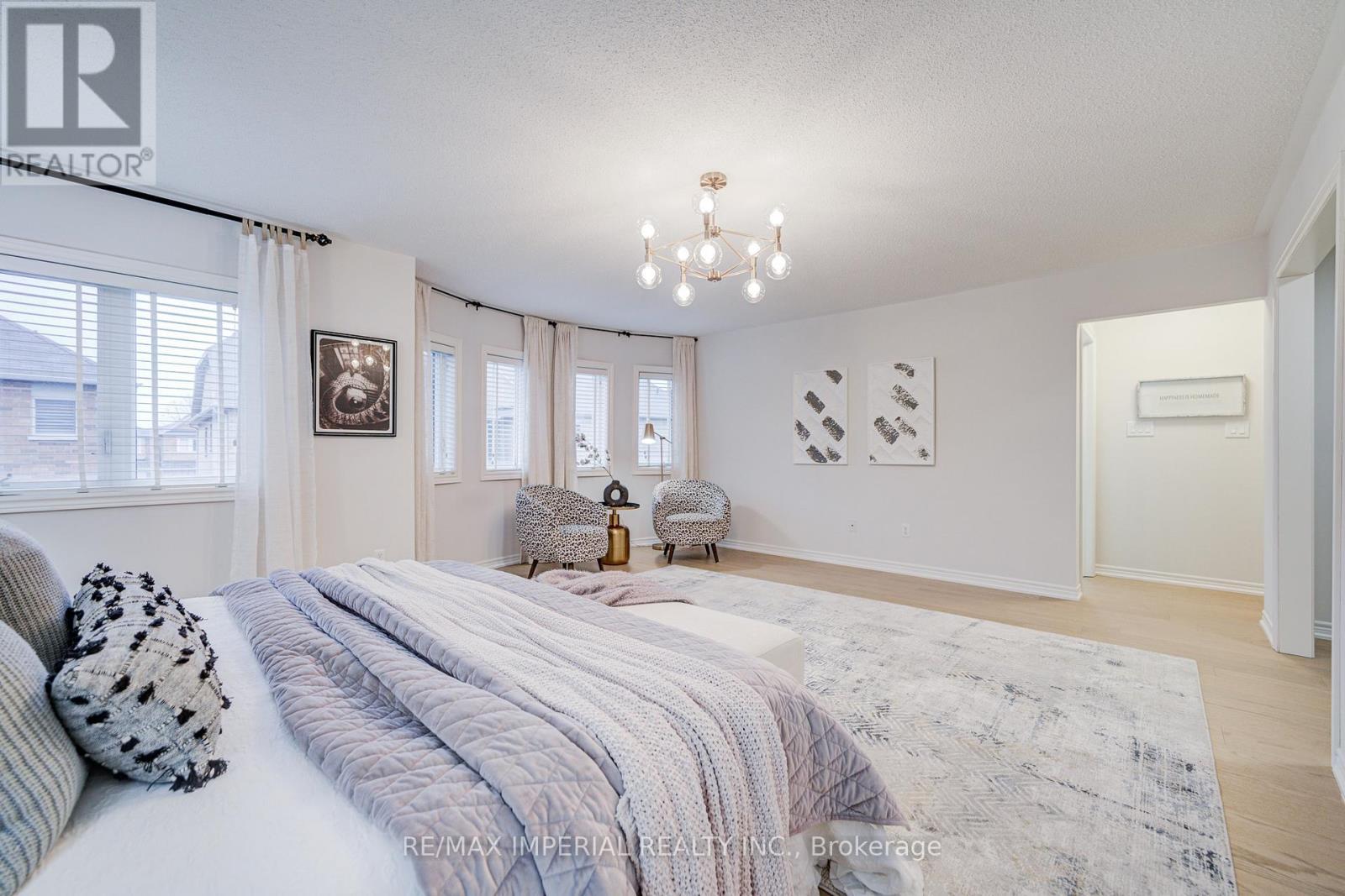 1199 Mctavish Dr. Drive, Newmarket, ON - Indoor Photo Showing Bedroom